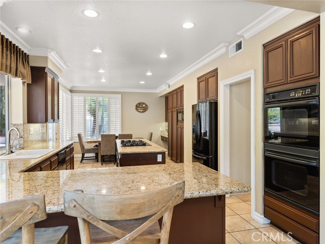 Detail Gallery Image 12 of 55 For 29534 Mammoth Ln, Canyon Country,  CA 91387 - 5 Beds | 3 Baths