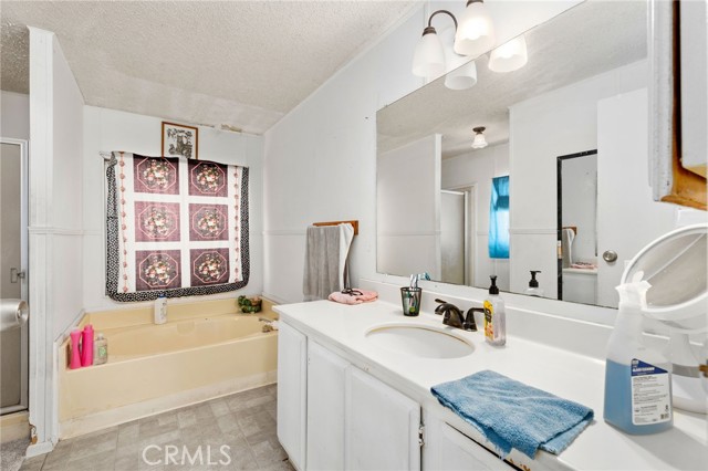 Detail Gallery Image 17 of 43 For 307 S Smith Ave #34,  Corona,  CA 92882 - 4 Beds | 2 Baths