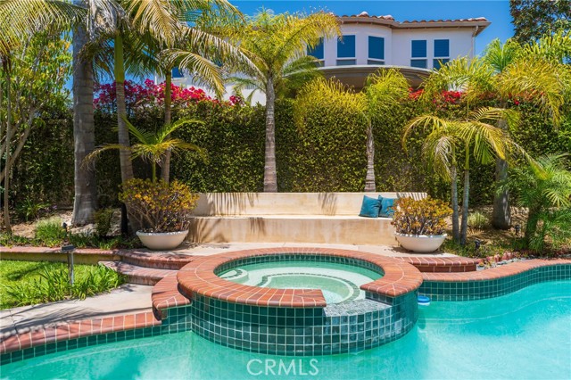 6535 Park Royal Circle, Huntington Beach CA: https://media.crmls.org/medias/0e0e8648-3b3c-4a7d-89a4-0e8c0d281d32.jpg