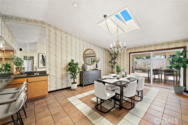 19352 Sailwind Lane, Huntington Beach CA: https://media.crmls.org/medias/0e0f1727-73e7-4688-aa94-95acc695f6cf.jpg
