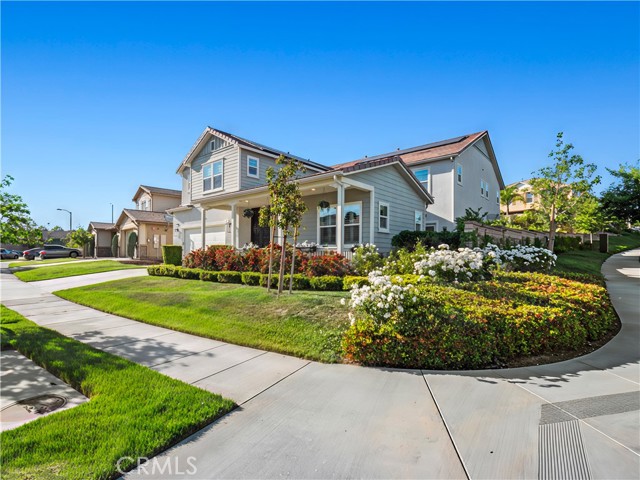 Detail Gallery Image 1 of 65 For 22385 Midtown Ct, Saugus,  CA 91350 - 5 Beds | 4/1 Baths