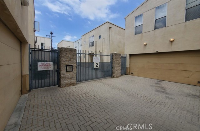 Detail Gallery Image 10 of 24 For 8021 S Vermont Ave #24,  Los Angeles,  CA 90044 - 3 Beds | 3 Baths