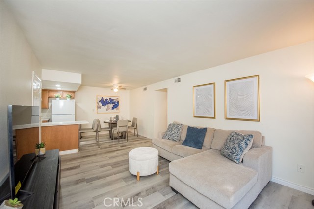 Detail Gallery Image 4 of 30 For 1114 W Blaine St #105,  Riverside,  CA 92507 - 2 Beds | 1 Baths