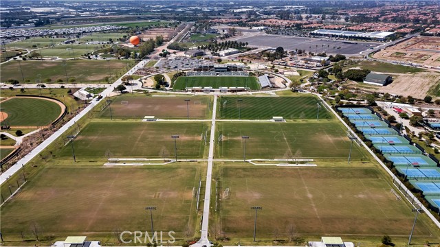 125 Allusion, Irvine CA: https://media.crmls.org/medias/0e114784-3a08-442b-b3b3-a6105d052746.jpg