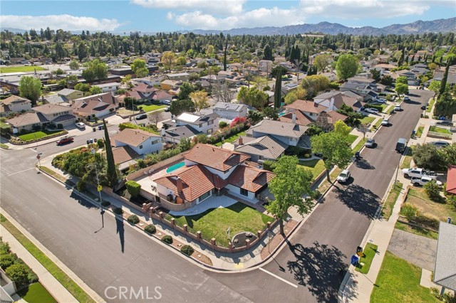 19040 Celtic Street, Porter Ranch CA: https://media.crmls.org/medias/0e115ecb-d77e-4429-81ba-7493404d4a41.jpg