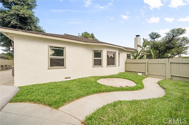 501 E 5th Street, Ontario CA: https://media.crmls.org/medias/0e118cac-a8fd-4b19-9e3a-17d6251d82c3.jpg