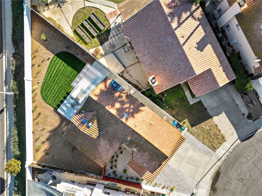 MLS #OC25270528 image #38