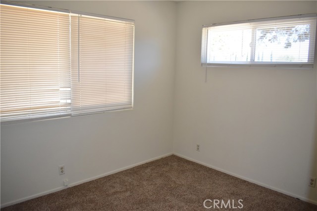 18107 Sycamore Street, Hesperia CA: https://media.crmls.org/medias/0e1254c2-8282-495d-b2fc-b653648c9105.jpg