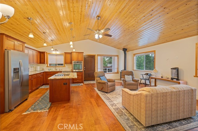 Detail Gallery Image 6 of 67 For 37745 Marina View, Bass Lake,  CA 93604 - 3 Beds | 2 Baths