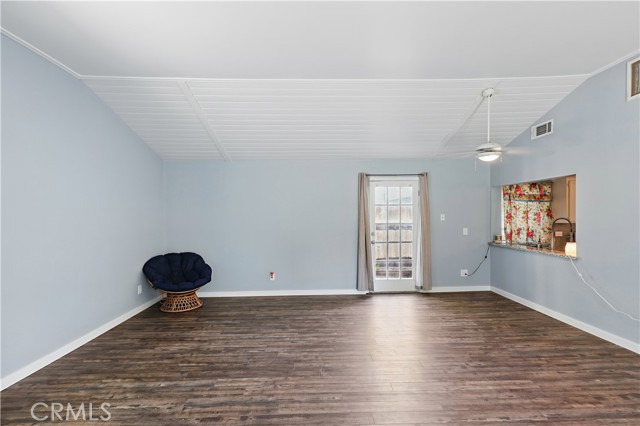 395 Columbia Avenue, Merced CA: https://media.crmls.org/medias/0e14d448-26c5-4121-ad4c-b320fda7f857.jpg