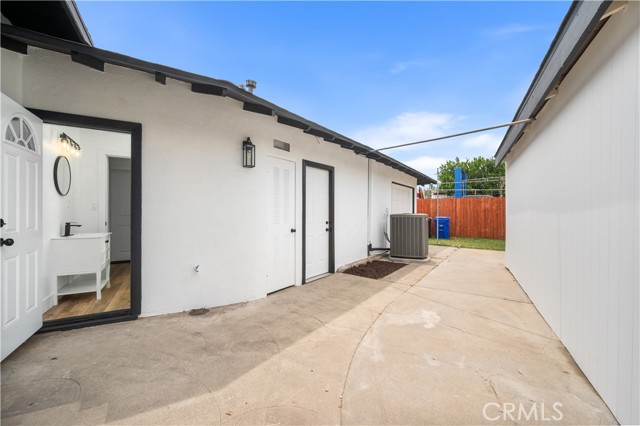 424 E Victoria Street, Rialto CA: https://media.crmls.org/medias/0e150b14-c892-46d0-9add-fe994c10a6b7.jpg
