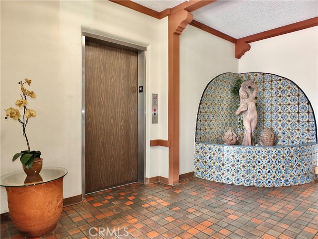 Detail Gallery Image 10 of 74 For 2805 E 3rd Street #10 #10,  Long Beach,  CA 90814 - 2 Beds | 2 Baths