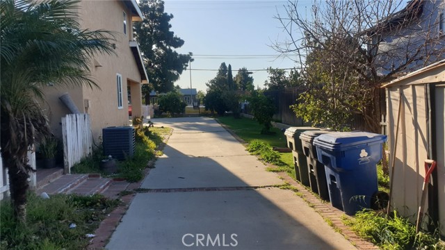 Detail Gallery Image 5 of 20 For 12117 Van Nuys, Sylmar,  CA 91342 - 4 Beds | 2/1 Baths