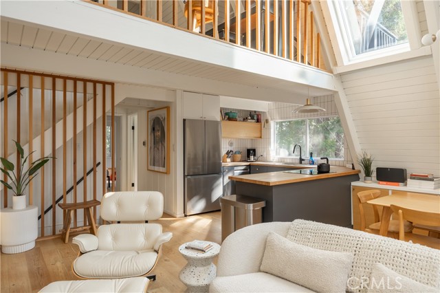 Detail Gallery Image 11 of 48 For 399 Rainier Rd, Lake Arrowhead,  CA 92352 - 3 Beds | 3 Baths