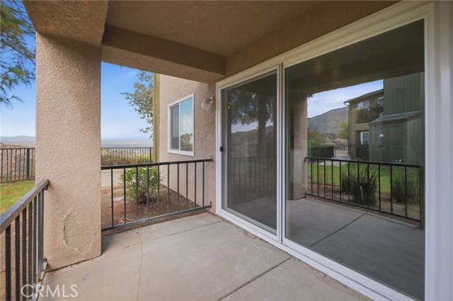 2616 avenida del vista, Corona CA: https://media.crmls.org/medias/0e16a874-ee44-4dcd-a4f1-1046e58d9760.jpg