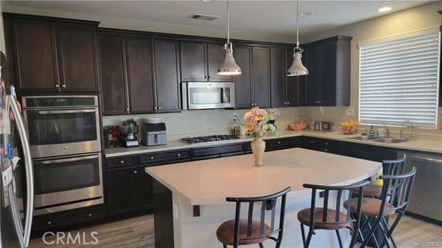 Detail Gallery Image 4 of 44 For 846 Santona, Perris,  CA 92571 - 5 Beds | 3 Baths