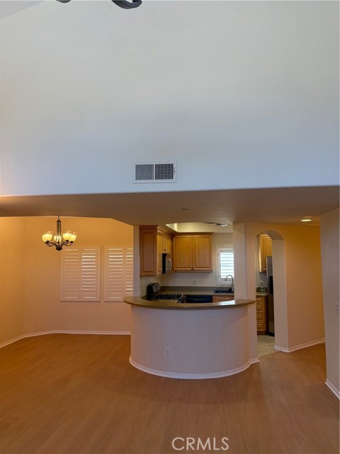 Detail Gallery Image 5 of 8 For 4400 Cartwright, Toluca Lake,  CA 91602 - 2 Beds | 2 Baths