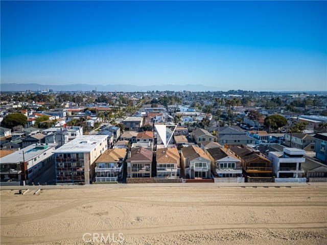 1207 Seal Way, Seal Beach CA: https://media.crmls.org/medias/0e182320-acfd-43cd-8e89-1d89e31b7c03.jpg
