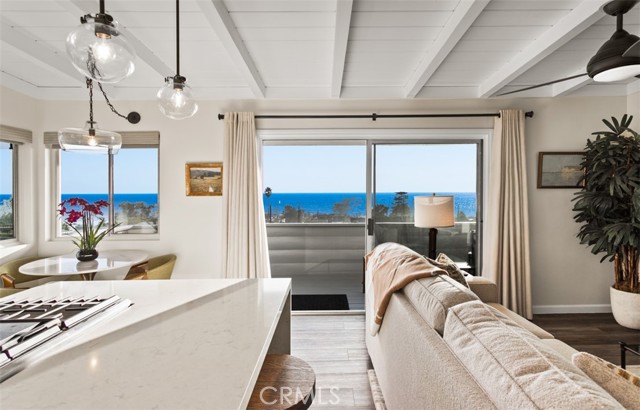 Detail Gallery Image 4 of 46 For 284 Chiquita, Laguna Beach,  CA 92651 - 4 Beds | 2/2 Baths