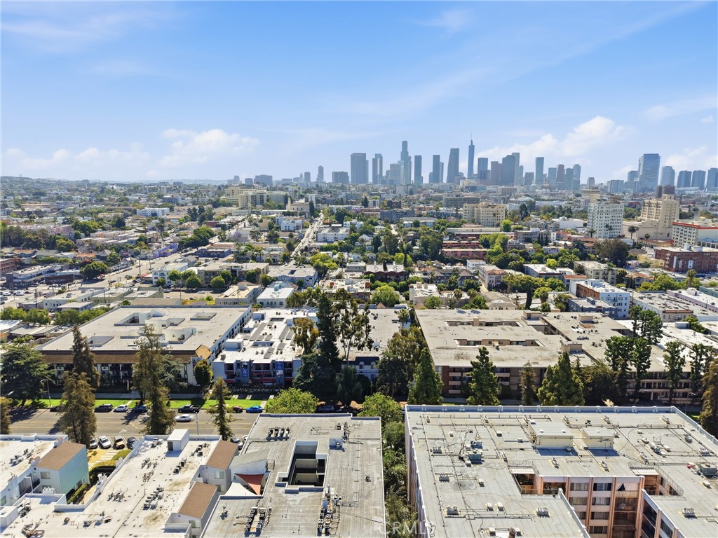 https://media.crmls.org/medias/0e18d584-9274-43e0-92d4-a763835155c9.jpg?preset=X-Large