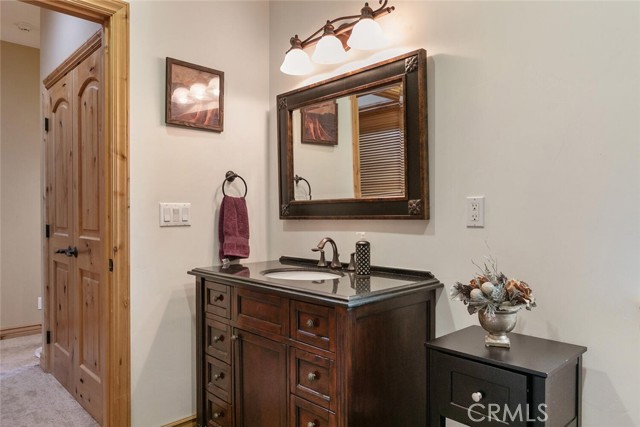 781 Brentwood Drive, Lake Arrowhead CA: https://media.crmls.org/medias/0e195c3b-bcd9-4af1-8cb6-8ea5b97a7427.jpg