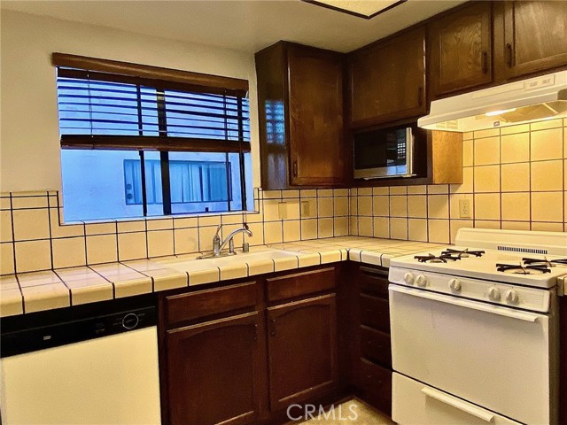 Detail Gallery Image 4 of 13 For 1322 W 9th St #107,  San Pedro,  CA 90732 - 1 Beds | 1 Baths