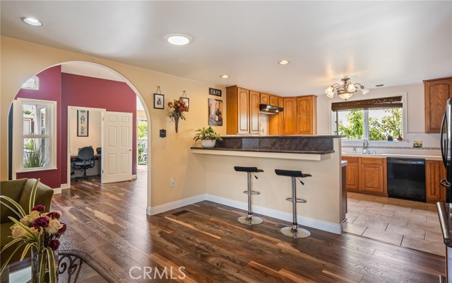 Breakfast Bar and Kitchen.