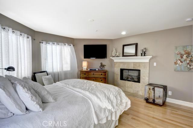 313 2nd Street, Hermosa Beach, California 90254, 3 Bedrooms Bedrooms, ,3 BathroomsBathrooms,Residential,Sold,2nd,SB12141698