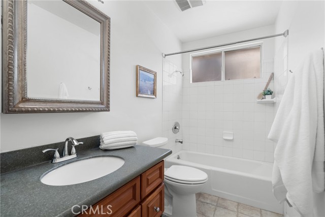 Detail Gallery Image 26 of 50 For 586 36th, Manhattan Beach,  CA 90266 - 3 Beds | 2 Baths