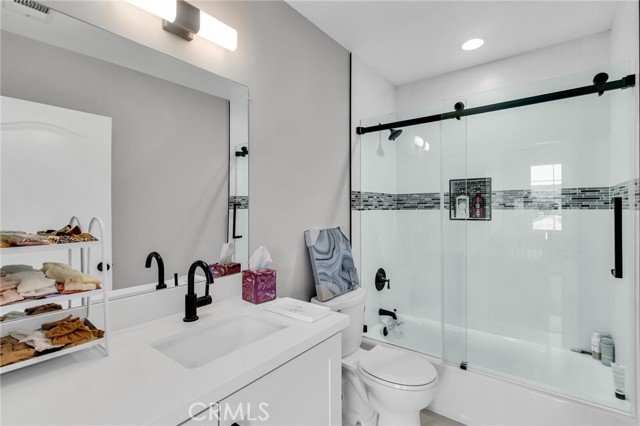 35426 Calle Grande, Lake Elsinore CA: https://media.crmls.org/medias/0e1acd5a-6b8f-40dc-9e0f-f3d5afc39651.jpg