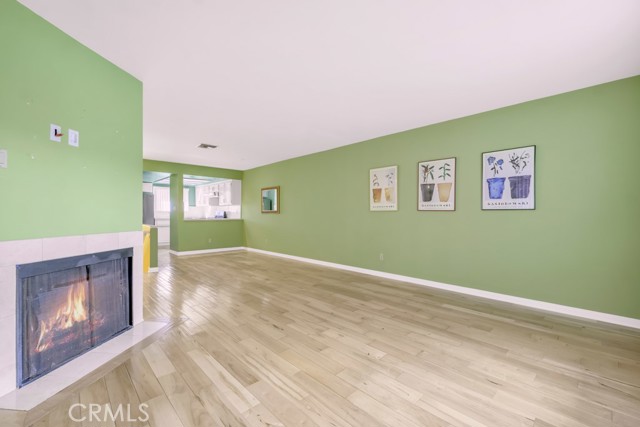 Detail Gallery Image 9 of 29 For 827 E Maple St #3,  Glendale,  CA 91205 - 3 Beds | 2/1 Baths