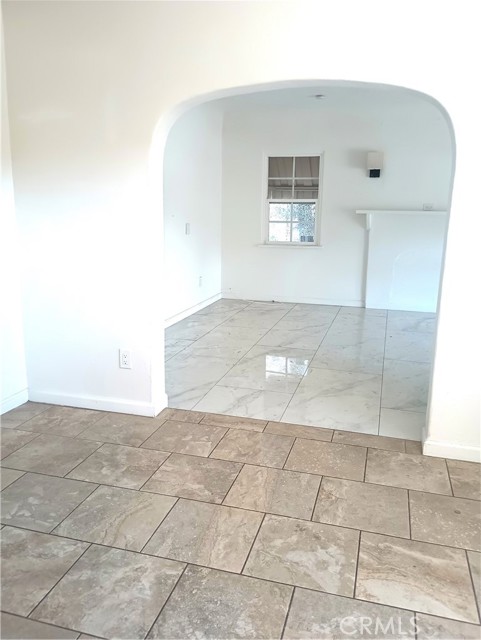 1580 N Orange Grove Avenue, Pomona CA: https://media.crmls.org/medias/0e1b1c37-cef8-432b-acc8-afa84d062d85.jpg