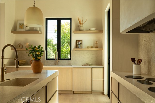 Detail Gallery Image 13 of 37 For 4824 Calhoun, Sherman Oaks,  CA 91423 - 5 Beds | 5 Baths