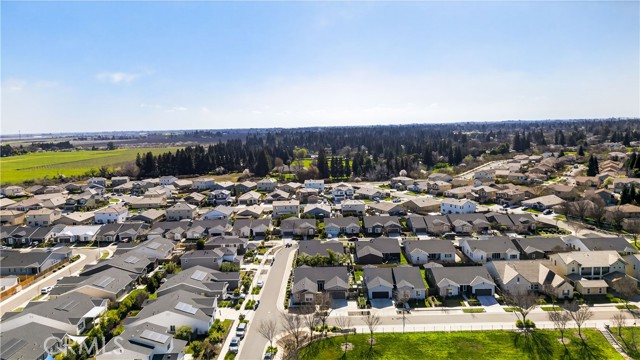 Detail Gallery Image 5 of 49 For 2396 Aviles, Merced,  CA 95340 - 4 Beds | 3 Baths