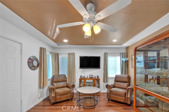 Detail Gallery Image 10 of 44 For 355 E Century Bld, Los Angeles,  CA 90003 - 2 Beds | 1 Baths
