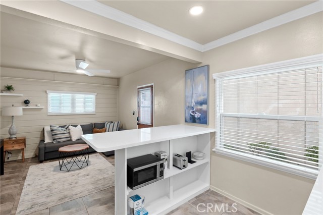 Detail Gallery Image 11 of 20 For 58 10th Ct #B,  Hermosa Beach,  CA 90254 - 1 Beds | 1 Baths