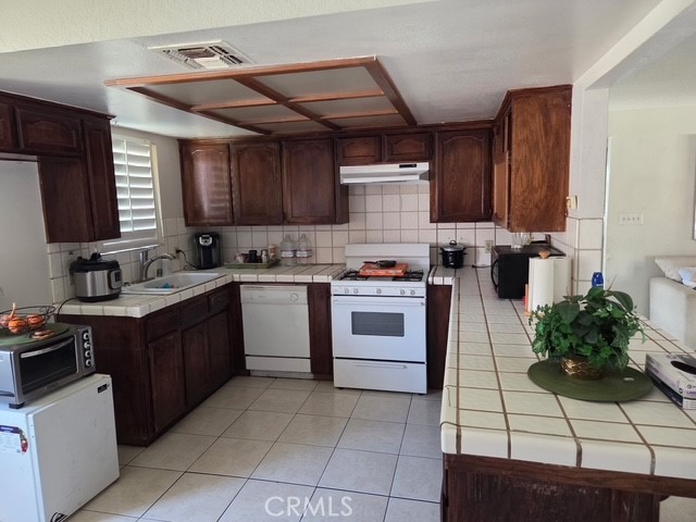 3644 Manila Avenue, Clovis CA: https://media.crmls.org/medias/0e1d5751-bb89-4619-94a2-05b7925e9e15.jpg
