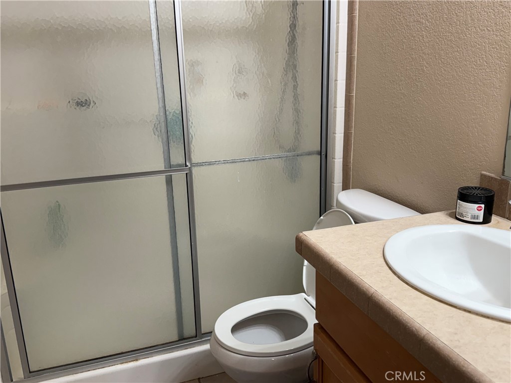 https://media.crmls.org/medias/0e1df9db-884f-4406-8b62-154e2f53b01c.jpg?preset=X-Large