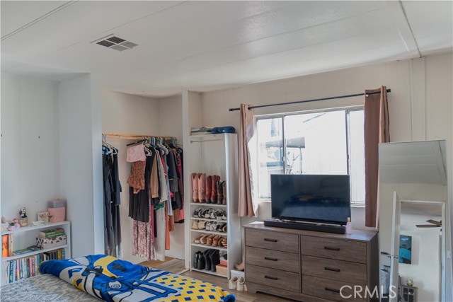 Detail Gallery Image 3 of 8 For 2139 4, Ontario,  CA 91764 - 4 Beds | 2 Baths