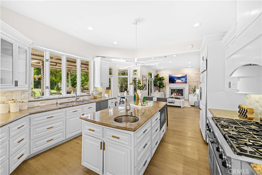 MLS #OC25151430 img 16