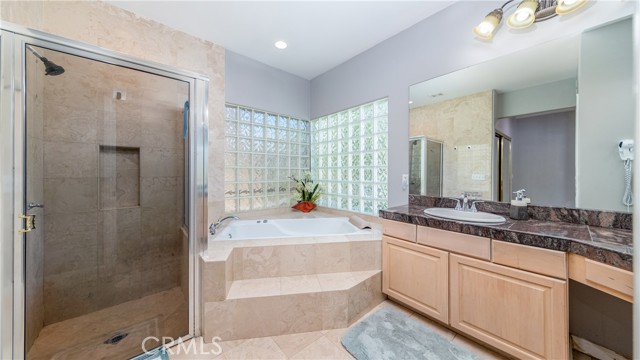 Image 16 of 25 For 31795 Avenida Del Yermo