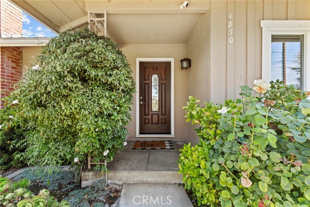 1870 N Arroyo Boulevard, Pasadena CA: https://media.crmls.org/medias/0e227991-234c-47ed-ba66-5faa0ff9ad93.jpg