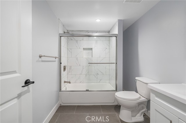 3301 Obama Boulevard, Los Angeles CA: https://media.crmls.org/medias/0e22c1b3-4370-4142-b79d-3da4e0d340d9.jpg