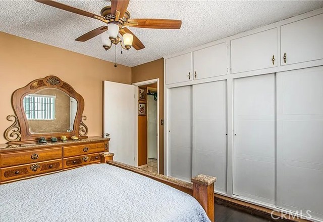 Detail Gallery Image 10 of 13 For 15937 Manzanita, Fontana,  CA 92335 - 3 Beds | 2 Baths