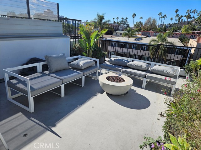 Detail Gallery Image 7 of 70 For 1356 N Fairfax Ave, West Hollywood,  CA 90046 - 3 Beds | 3/1 Baths