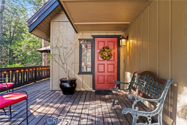 Detail Gallery Image 3 of 42 For 27169 Ironwood Ln, Lake Arrowhead,  CA 92352 - 3 Beds | 3/1 Baths