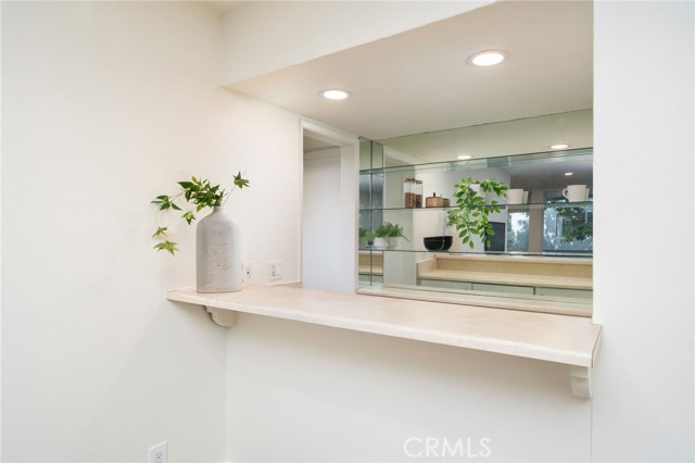 Detail Gallery Image 8 of 22 For 4915 Tyrone #115,  Sherman Oaks,  CA 91423 - 1 Beds | 1/1 Baths