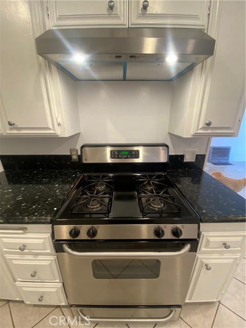 21601 Palos Verdes Boulevard, Torrance CA: https://media.crmls.org/medias/0e24692e-ed9b-4d11-9f77-ac2fc9fe4be2.jpg