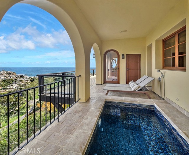 1131 Emerald Bay, Laguna Beach CA: https://media.crmls.org/medias/0e25e65b-4eae-47e9-8c04-6b5a39ac9416.jpg