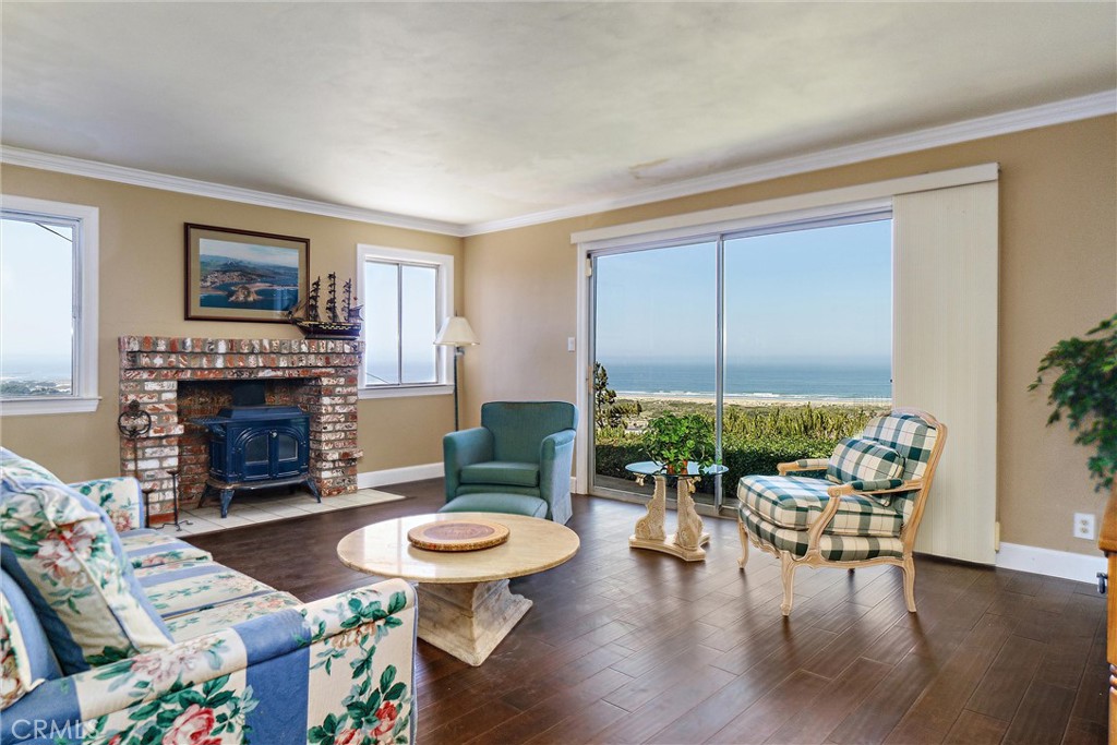 2601 Maple Avenue Morro Bay, California 2601 Maple Avenue